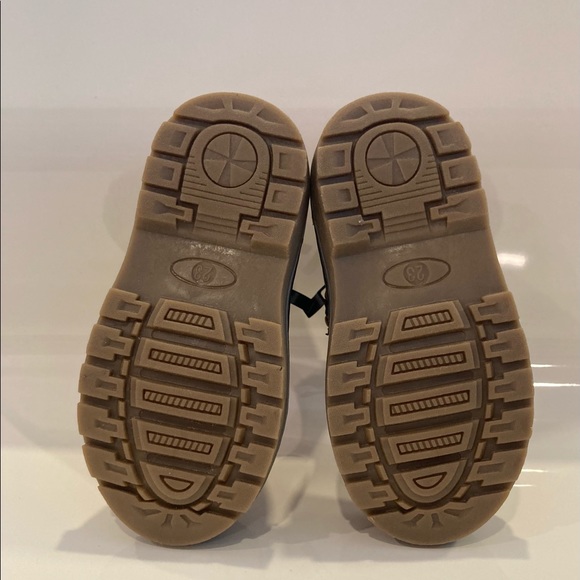 Spring/ fall kids ankle boots size 7 - Picture 4 of 4